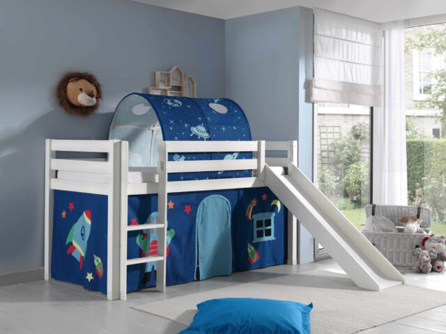 Deze Pino Combinatie Bestaat Uit Een Witte Pino Hoogslaper Met Glijbaan Een Speelgordijn Astro En Een Tunnel Astro