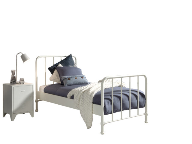 Deze Bronxx Combinatie Bestaat Uit Het Witte Bronxx Bed 90 X 200 Cm Met Het Bijbehorende Nachtkastje In Het Wit